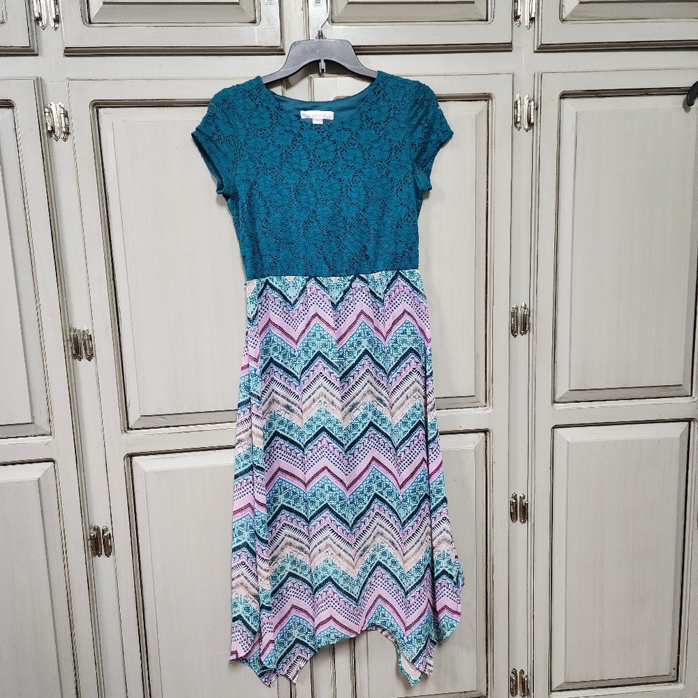 Elegant, mid-calf dress